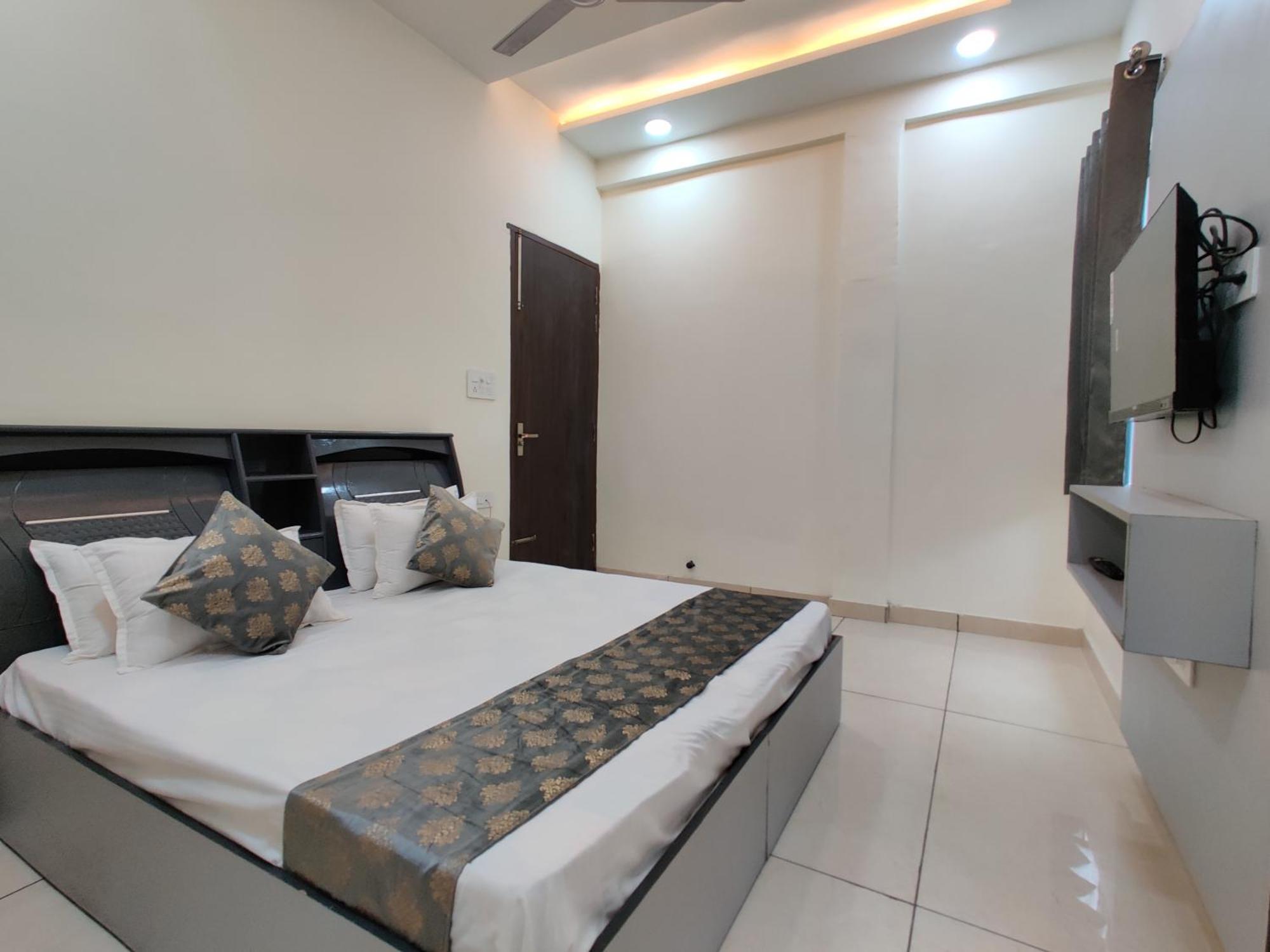 Himalya Boutique Home Stay Amritsar Bagian luar foto