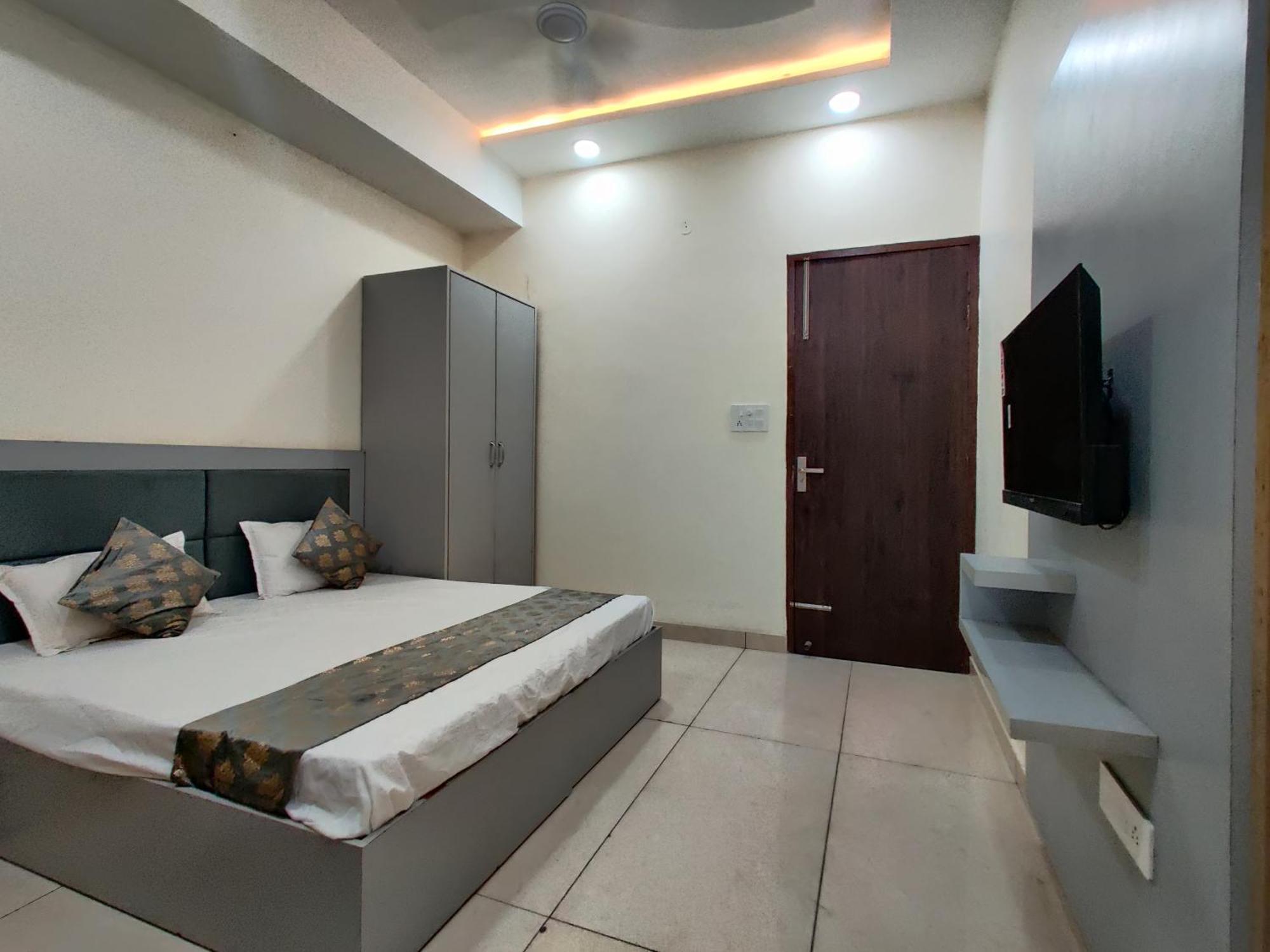 Himalya Boutique Home Stay Amritsar Bagian luar foto